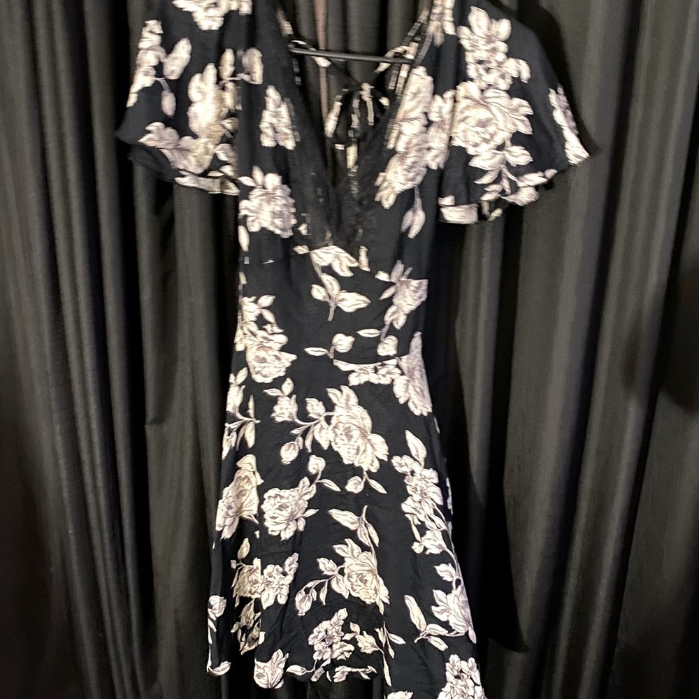 Woman DRESS SIZE MEDIUM